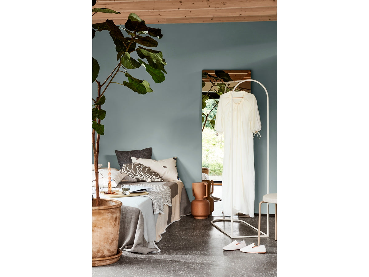 Throw Neutral Taupe