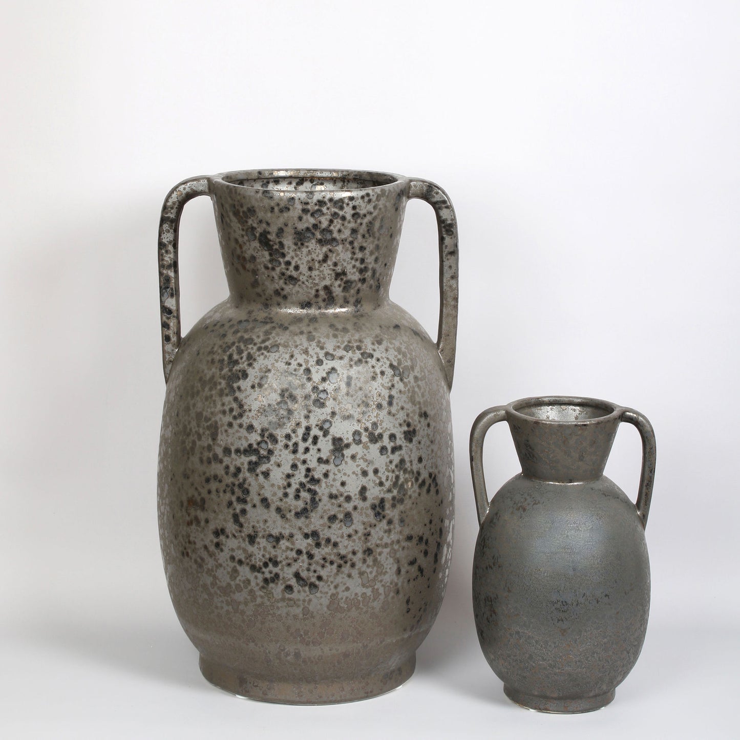 'Simi' Dark Urn Small